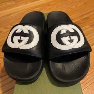 Gucci size 38 interlocking G sandal slide